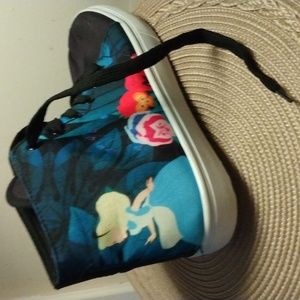 Disney Alice in Wonderland  Black High top Sneekers. Size 8